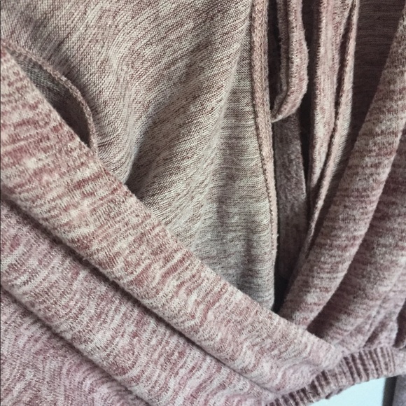 Deep neck line sweater - Picture 2 of 4